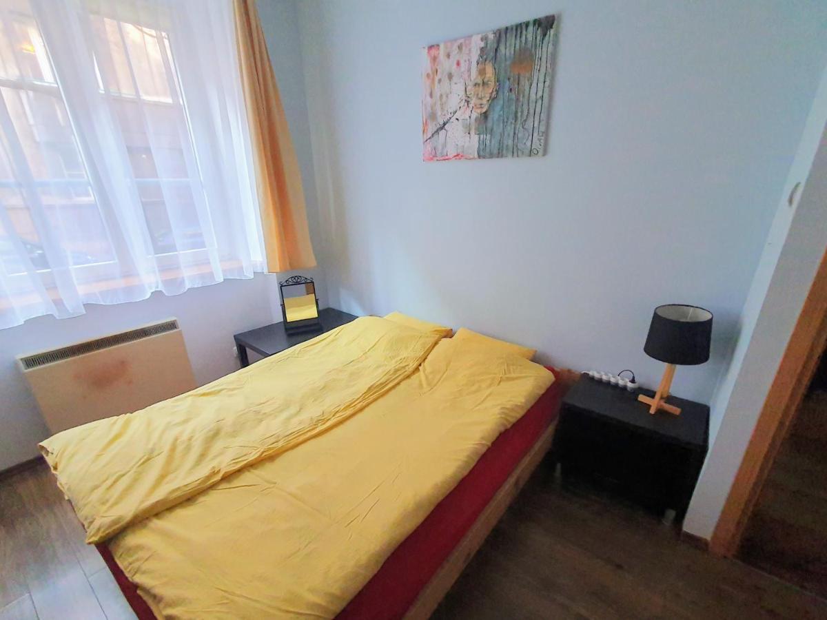 Basic, Quiet Apartment Close To Main Square Краков Экстерьер фото