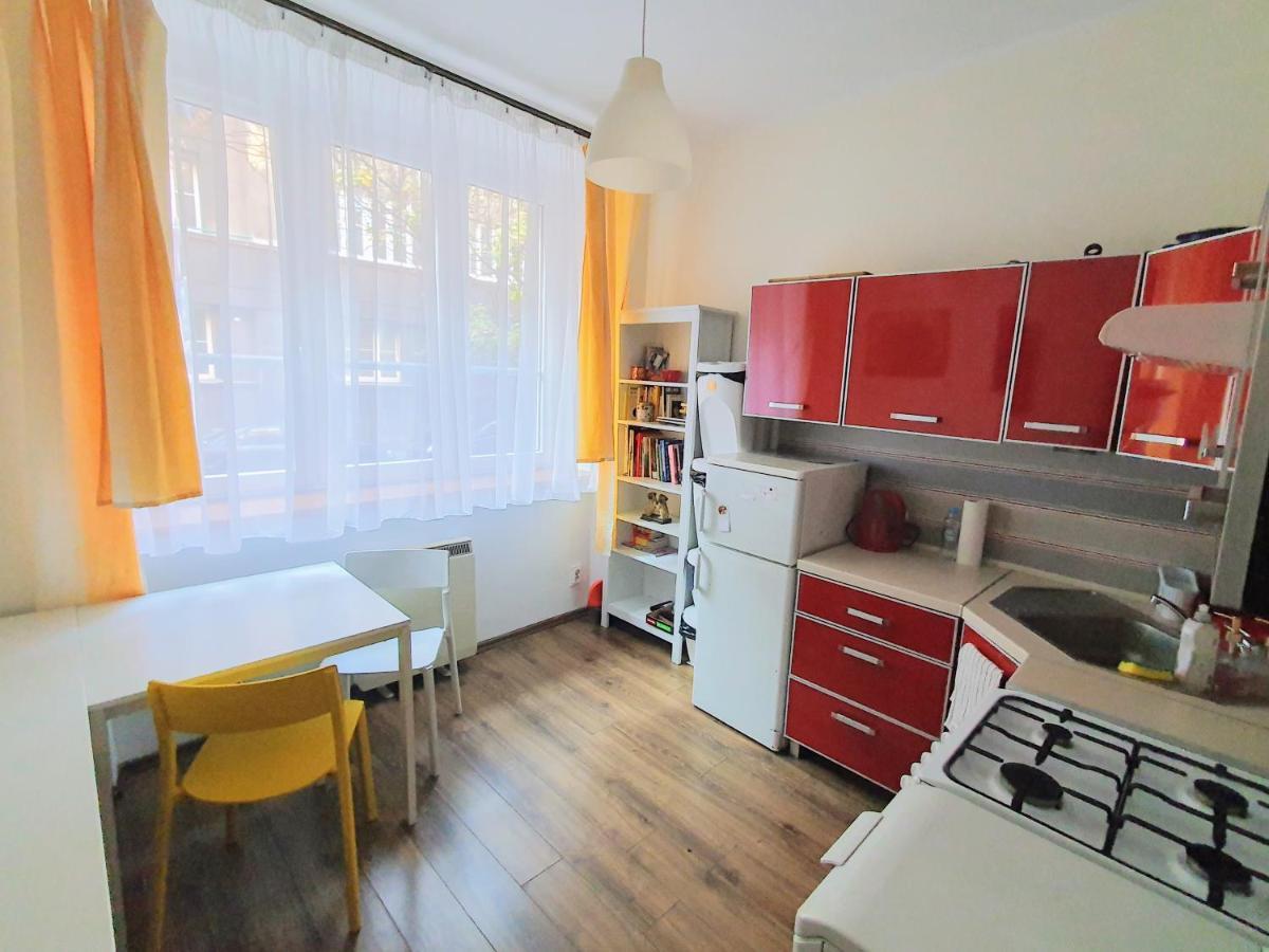 Basic, Quiet Apartment Close To Main Square Краков Экстерьер фото